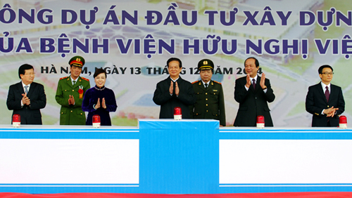 Coloca Primer ministro de Vietnam primera piedra de dos centros médicos